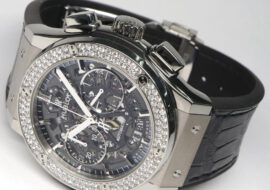 ウブロ アエロ・フュージョン チタニウム ダイヤモンド 525.NX.0170.LR.1104