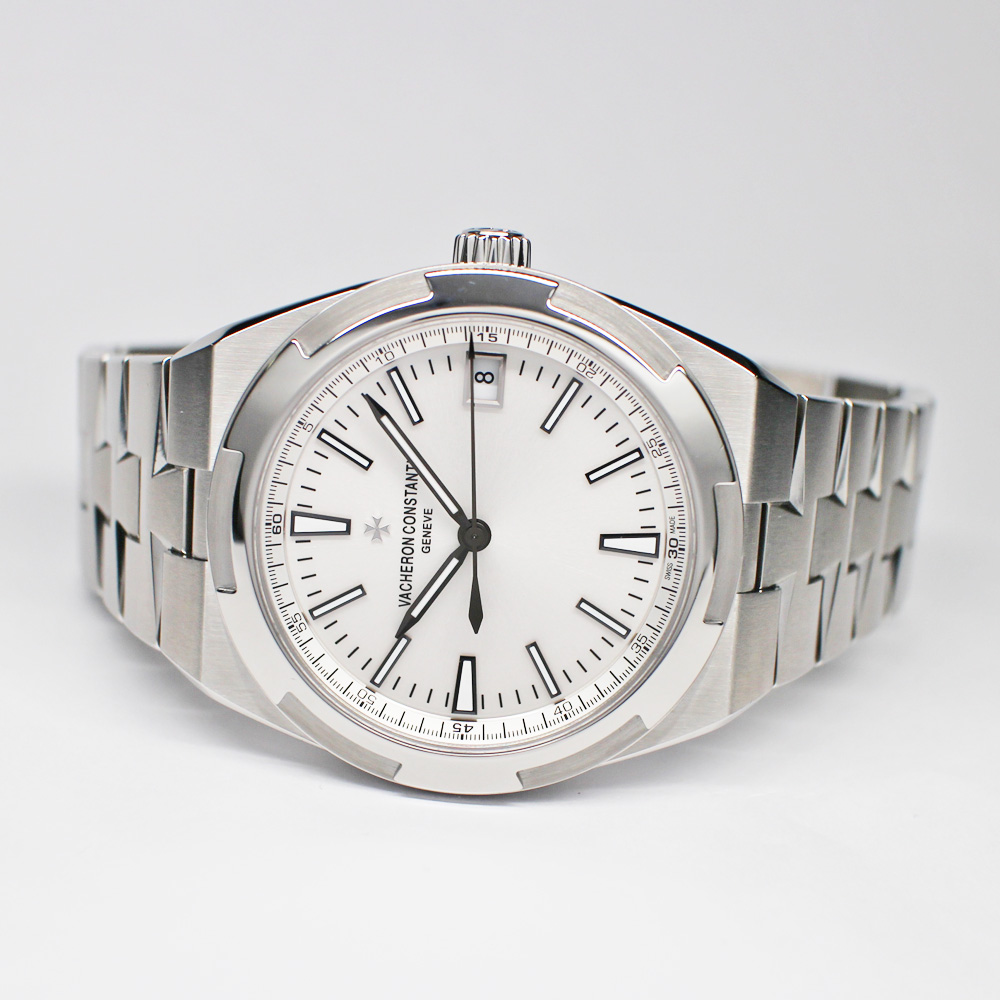 ヴァシュロンコンスタンタン オーヴァーシーズ 4500V/110A-B126 シルバー SS