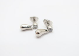 ティファニー ピアス ティアドロップ Pt950 プラチナ ダイヤモンド