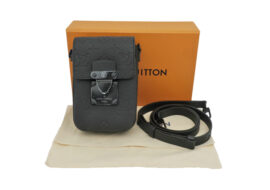 ルイヴィトン Sロック ヴェルティカル・ウェアラブル ウォレット M81524