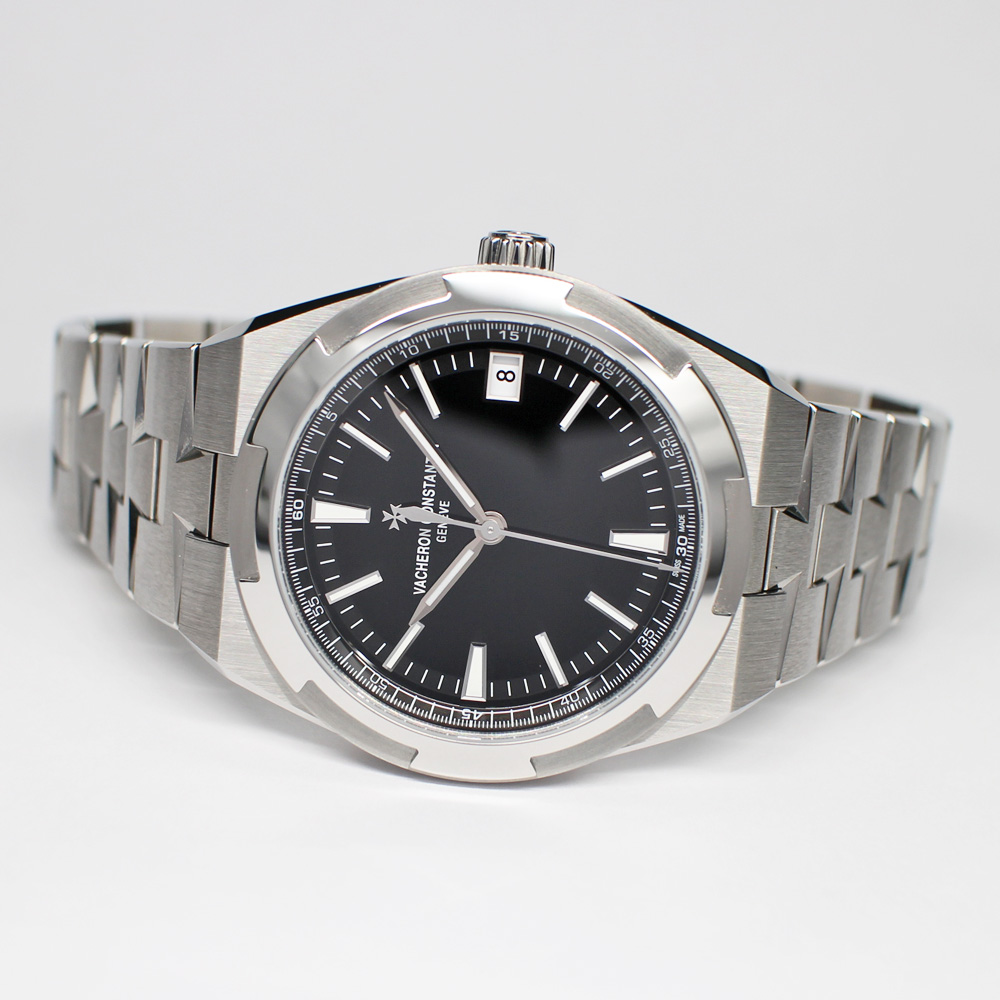 ヴァシュロンコンスタンタン オーヴァーシーズ 4520V/210A-B483 ブラック SS 保証書付き 2024年 新型