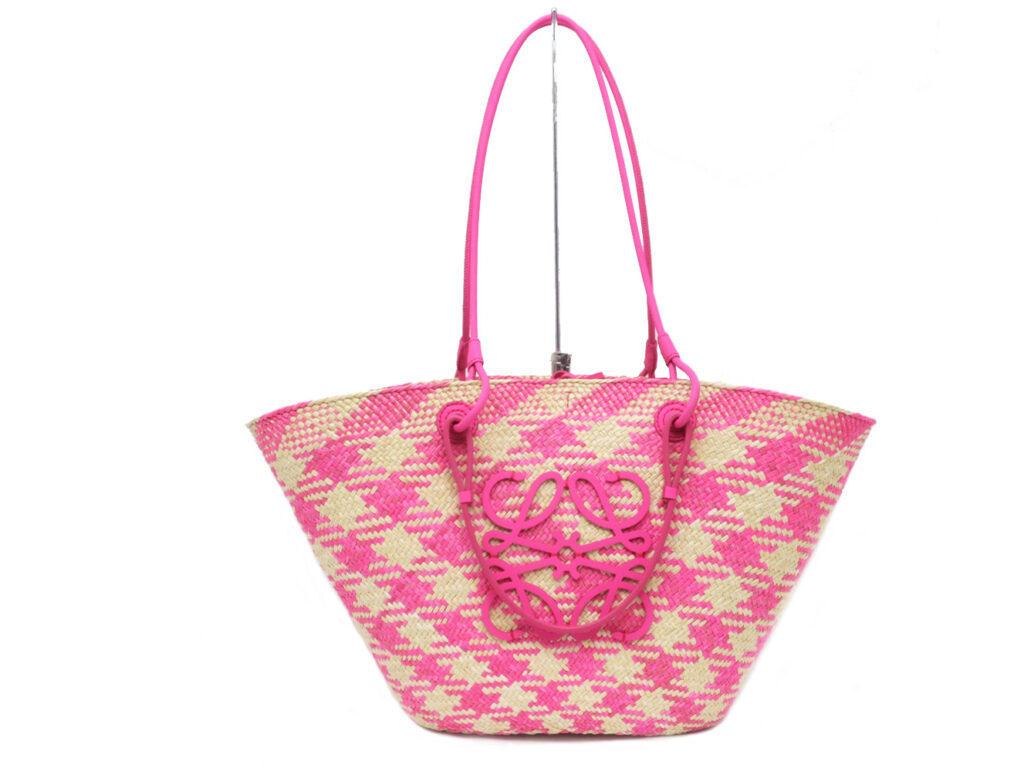 ロエベ アナグラム バスケットバッグ カゴバッグ A223T43X55 イラカパーム/カーフ ナチュラル/フューシャ