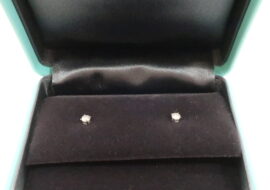 ティファニー ソリティア ダイヤモンド スタッドピアス Pt950 プラチナ