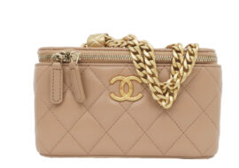 シャネル スモールバニティ チェーンショルダー ラムスキン ピンクベージュ ゴールド金具