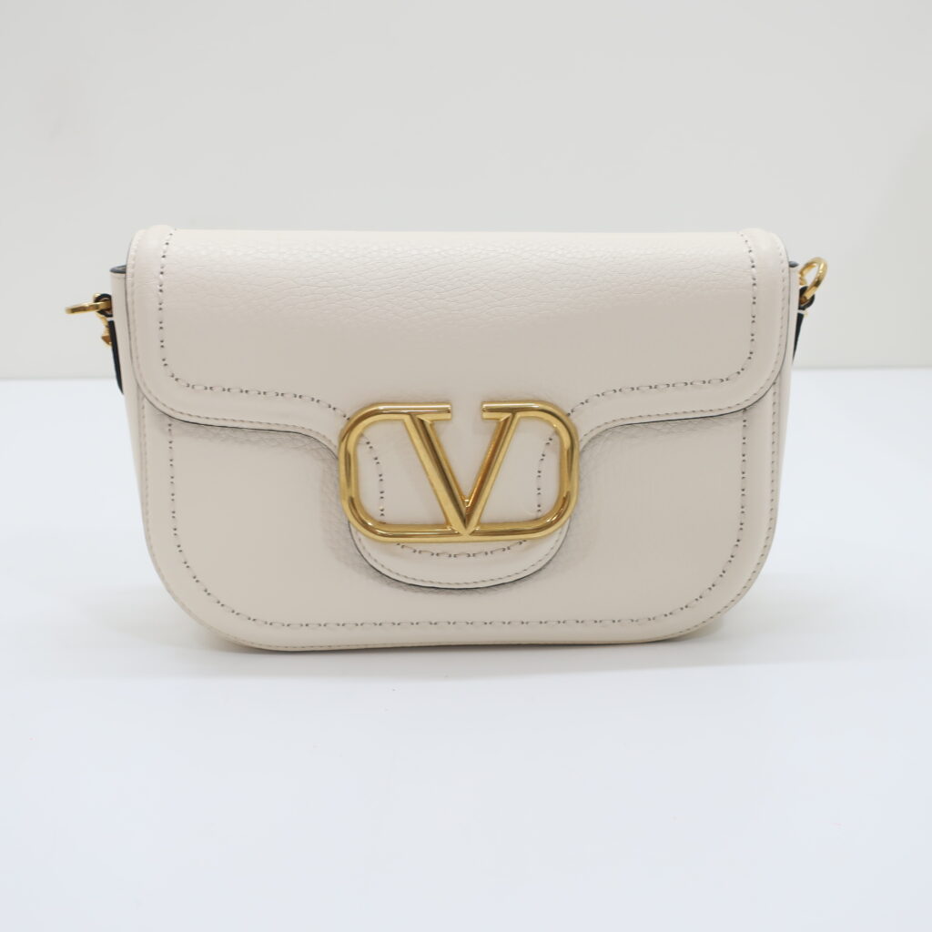 ヴァレンティノ オールタイム ロゴプレート フォールドオーバートップ クロスボディバッグ