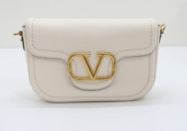 ヴァレンティノ オールタイム ロゴプレート フォールドオーバートップ クロスボディバッグ