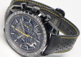 オメガ スピードマスター ダーク サイド オブ ザ ムーン アポロ8号 310.92.44.50.01.001 ブラック CE ラバー