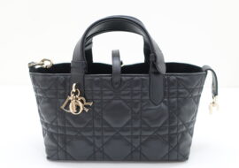 クリスチャンディオール トゥジュール スモール ブラック 	M2822OSHJ_M900 カーフスキン