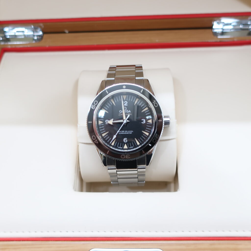オメガ シーマスター300 マスターコーアクシャル 233.30.41.21.01.001 SS ブラック文字盤