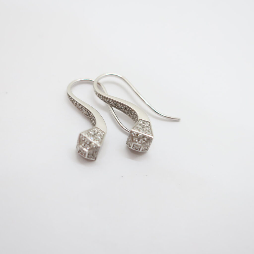 グッチ ピアス 一対 750WG ホワイトゴールド ダイヤモンド