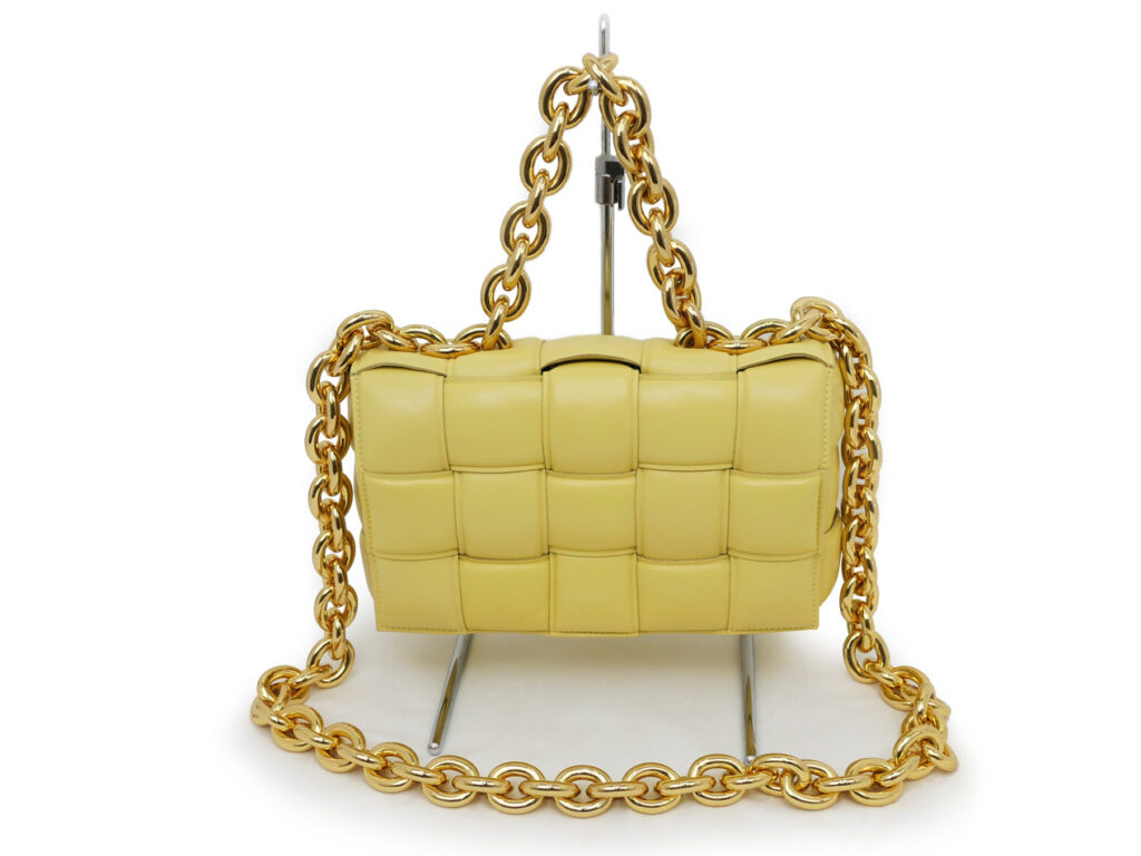 ボッテガヴェネタ ザ チェーンカセット ショルダーバッグ ライトイエロー ゴールド金具 マキシイントレ 631421