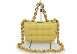 ボッテガヴェネタ ザ チェーンカセット ショルダーバッグ ライトイエロー ゴールド金具 マキシイントレ 631421