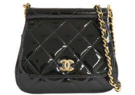 シャネル マトラッセ エナメルフレーム クラッチバッグ ブラック ゴールド金具 パテント
