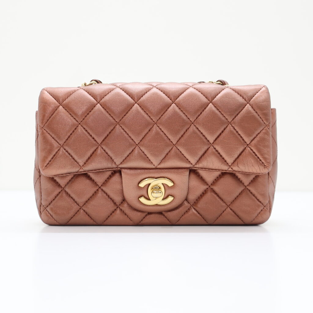 シャネル ミニフラップ チェーンショルダーバッグ メタリックブロンズ ラムスキン