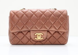 シャネル ミニフラップ チェーンショルダーバッグ メタリックブロンズ ラムスキン