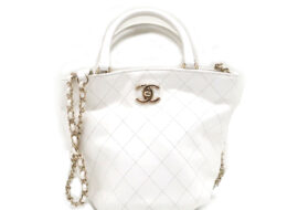 シャネル ショルダーバッグ 2WAY ホワイト ゴールド金具 ココマーク レザー レディース