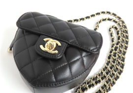 シャネル ミニハートシェイプ AP2784 マトラッセ ラムスキン チェーンショルダーバッグ