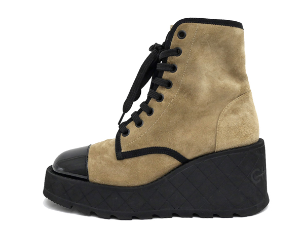 シャネル レースアップ コンバットブーツ カーキ×ブラック スエード