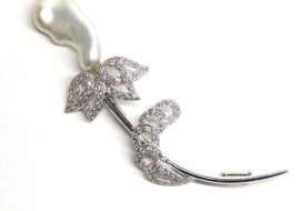 ジュエリー バロックパール ダイヤモンド リーフモチーフ ブローチ K18WG