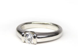 ジュエリー ダイヤモンド 0.320ct デザインリング D VVS2 EXCELLENT 鑑定書 PT900 プラチナ