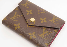 ルイヴィトン モノグラム ポルトフォイユ・ヴィクトリーヌ M41938 フューシャ