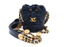 シャネル 巾着 バッグ ミニ ネイビー ゴールド金具 キャビアスキン ショルダーポーチ レディース