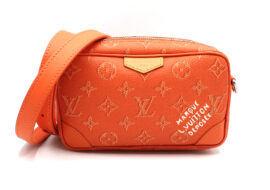ルイヴィトン ショルダーポーチ トロカデロ･ウェアラブル ウォレット キャラメル オレンジ モノグラムヘリテージ