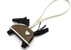 エルメス ロベオクール チャーム 小物 ノワール クレ エトゥープ K刻 バッグアクセサリー レディース